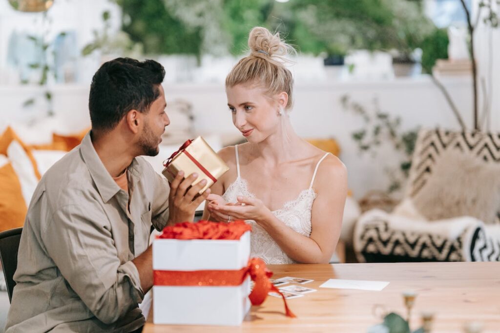 10 Engaging Gift for a Healthy Relationship