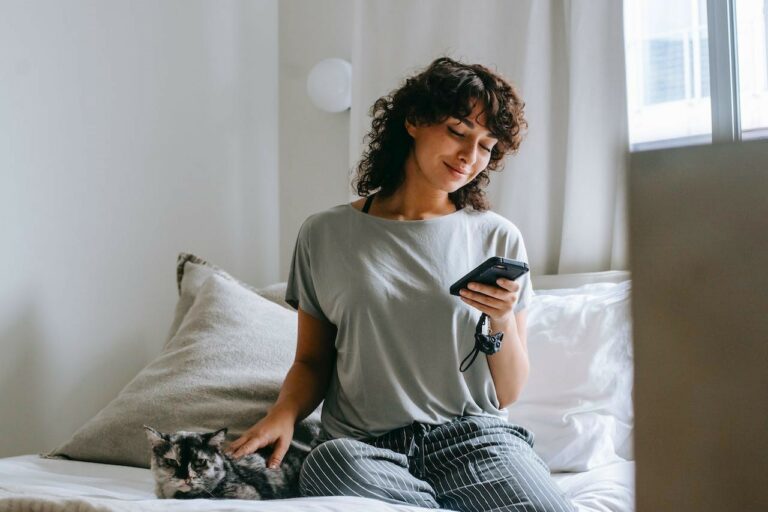 6 Online Dating Headlines That Make You Stand Out.