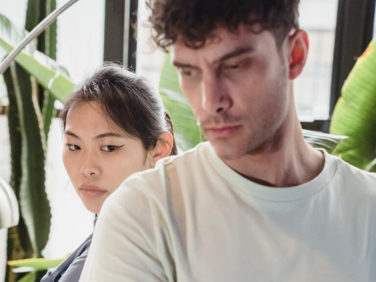 4 Sneaky Things Narcissists Say to Get You Back