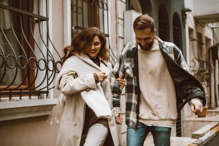 4 Signs of Unspoken Attraction.
