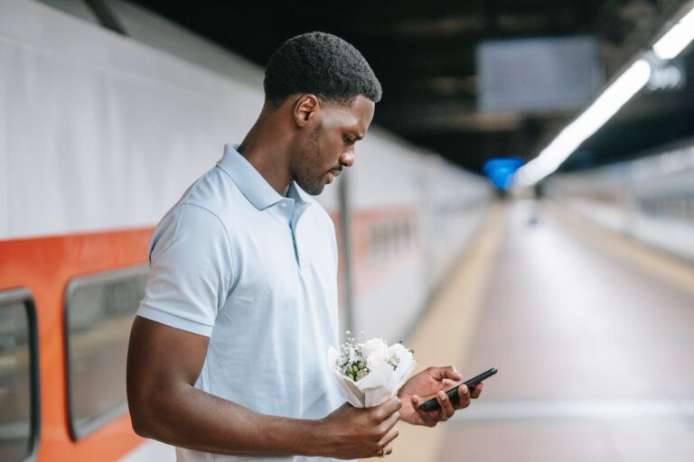 8 Signs Your Ex Boyfriend Wants You Back
